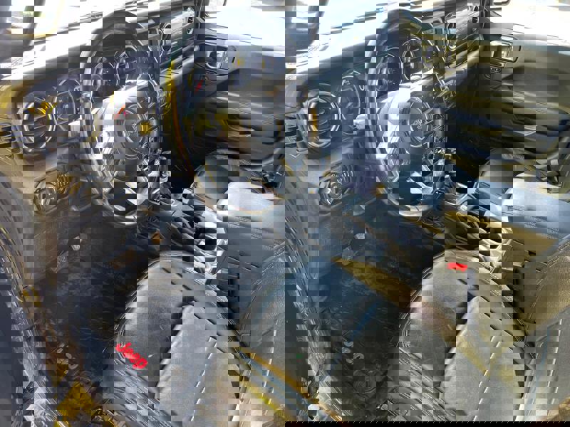 Image Jeep WRANGLER 2.2 CRDI 200 Unlimited Sahara BVA 8 GPS Carplay Clim bi-zone Caméra Siège cuir Attelage Gtie 1 an